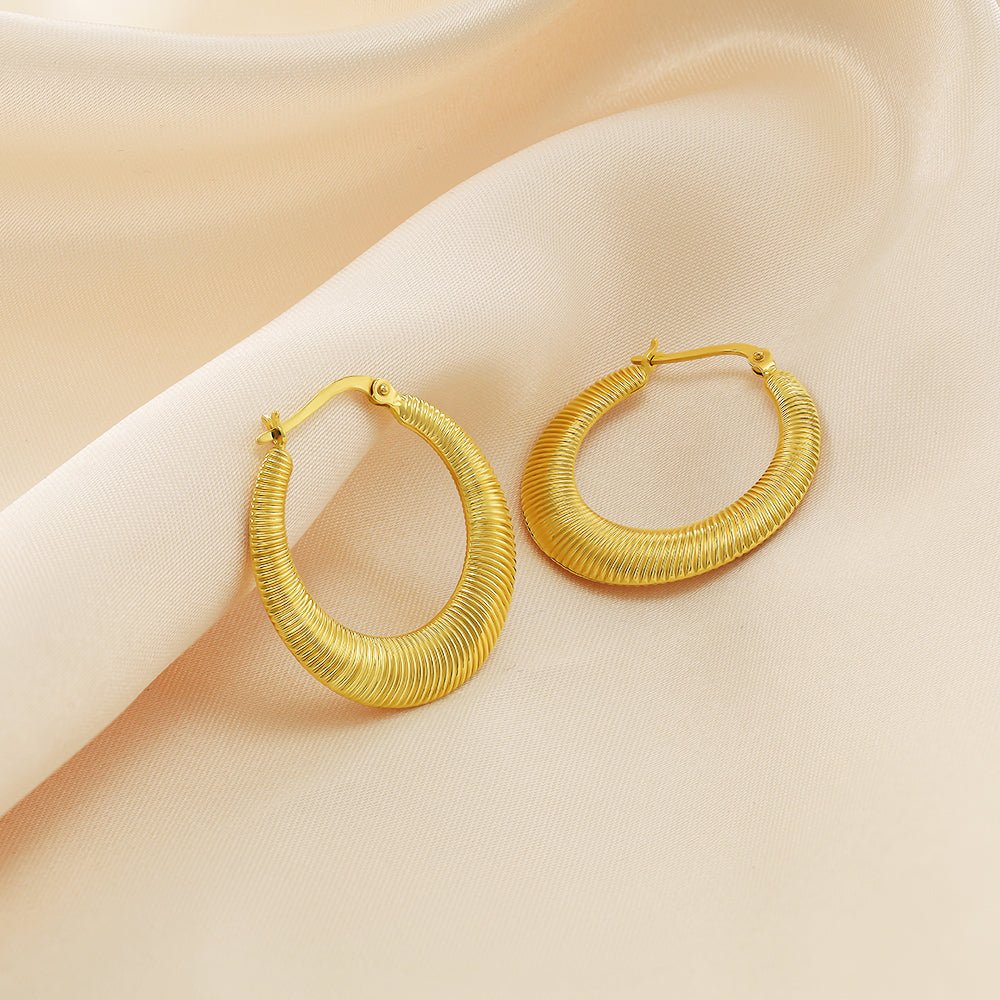 18ct Solid Yellow Gold Ribbed Creole Earrings PKP0047